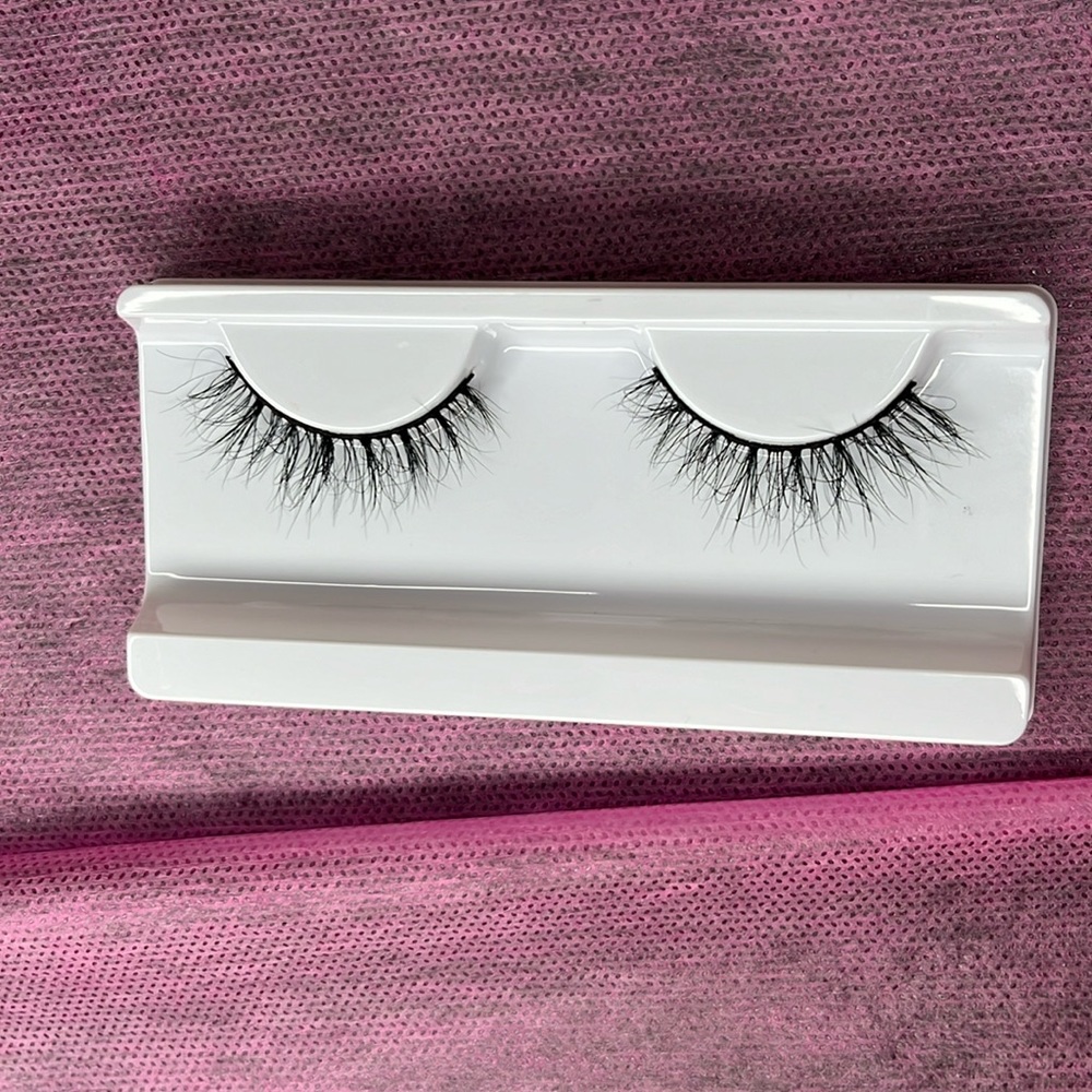 Strip lashes